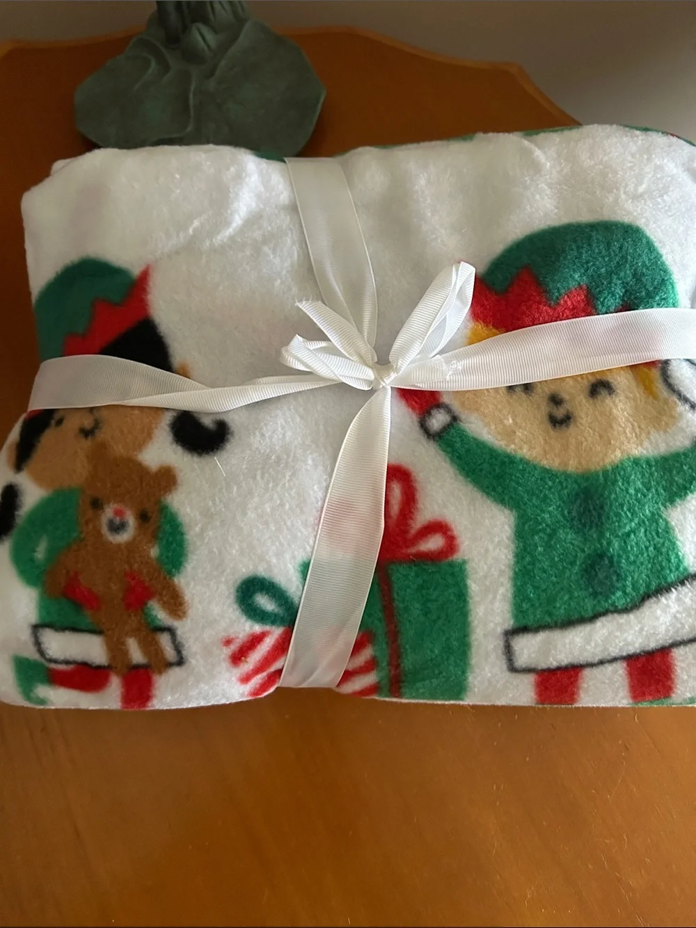White Holiday Elf Throw Blanket Kit